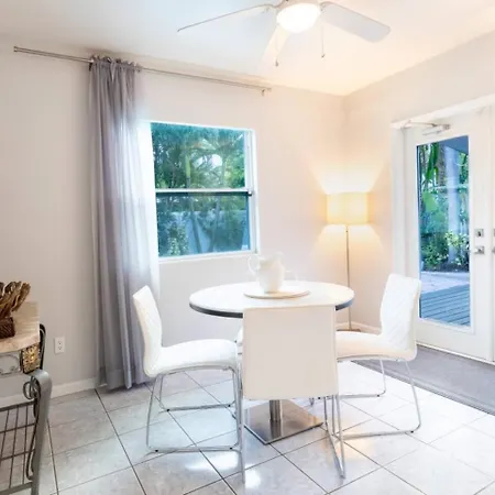 Wilton Manors Cottage West 2 Bed 2 Bath With Pool Fort Lauderdale Exterior photo