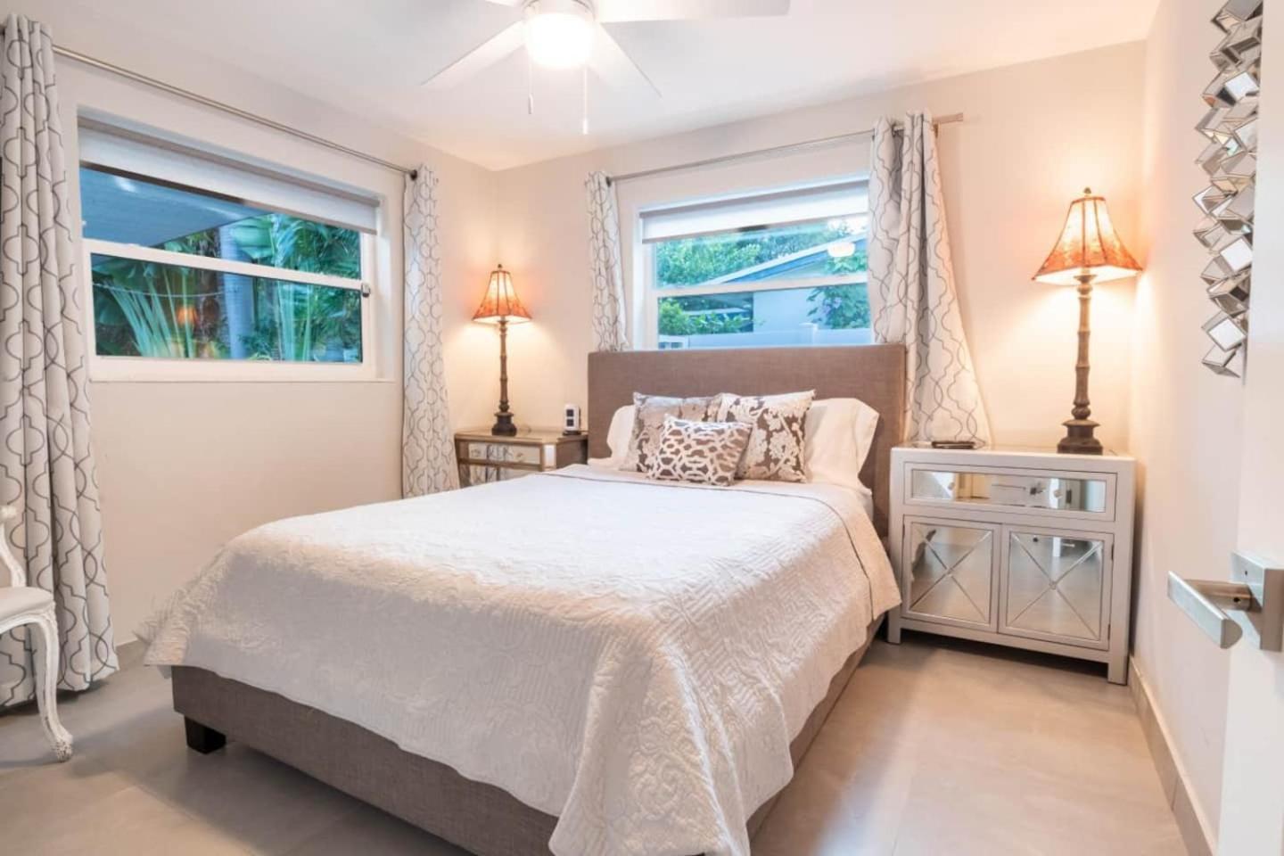Wilton Manors West 2 Bed 2 Bath With Pool Holiday home Fort Lauderdale